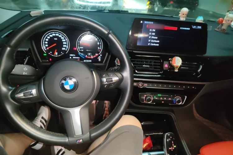 Used BMW 1 Series 2022 125i M Sport Night Edition Center Console
