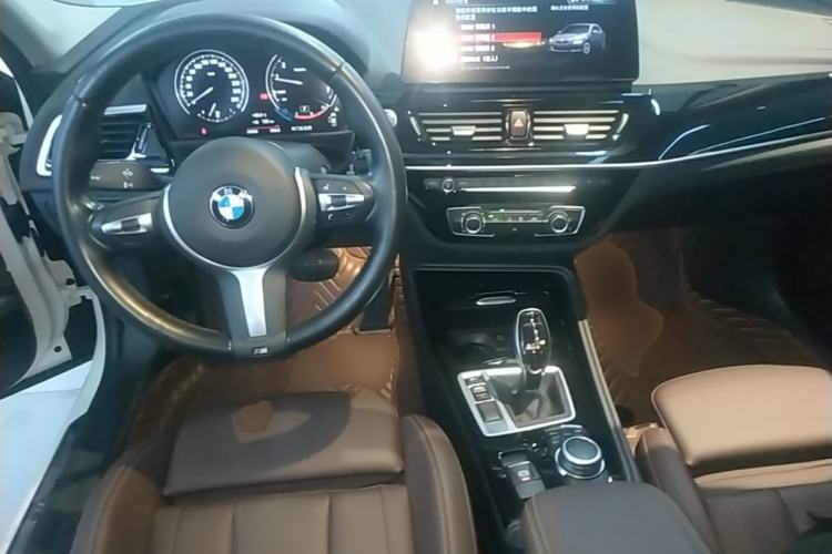 Used BMW 1 Series 2022 125i M Sport Night Edition Center Console