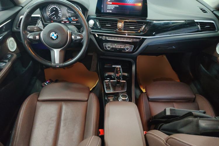 Used BMW 1 Series 2022 120i M Sport Night Edition Center Console