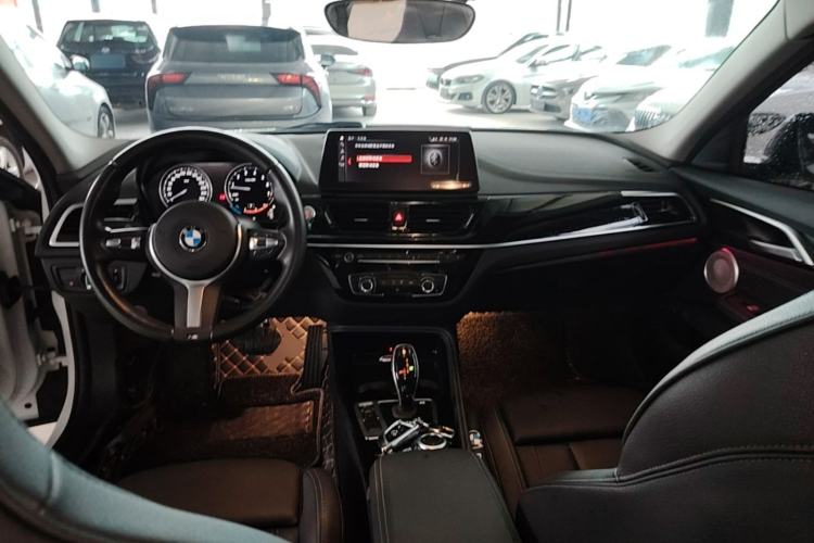 Used BMW 1 Series 2022 125i M Sport Night Edition Center Console
