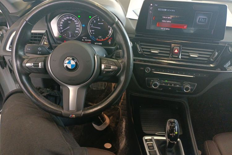 Used BMW 1 Series 2022 125i M Sport Night Edition Center Console