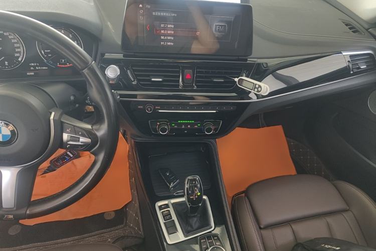 Used BMW 1 Series 2022 125i M Sport Night Edition Center Console