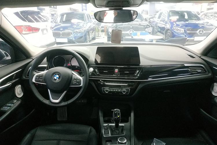 Used BMW 1 Series 2022 120i M Sport Edition Center Console
