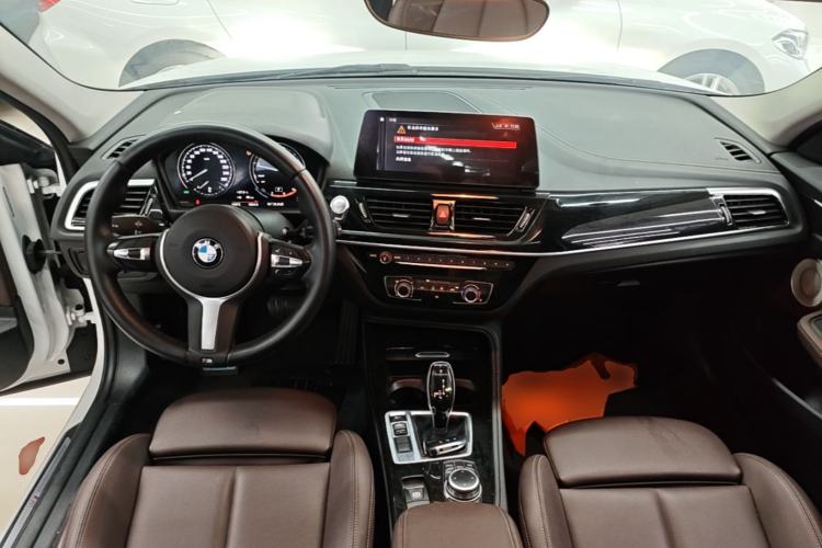 Used BMW 1 Series 2022 120i M Sport Night Edition Center Console