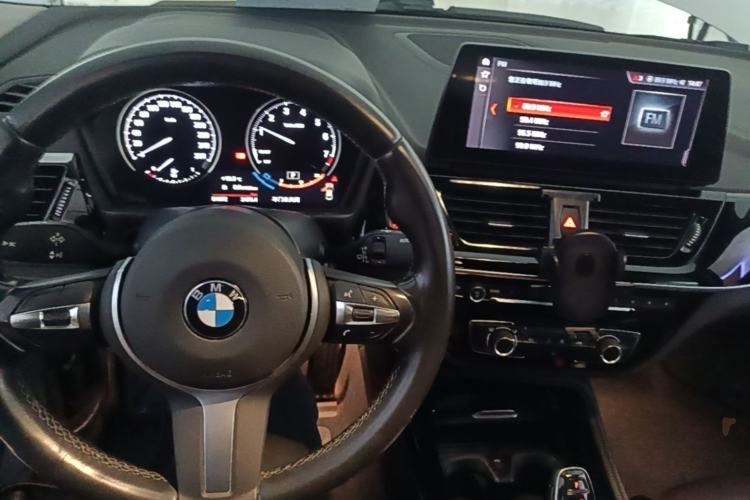 Used BMW 1 Series 2022 125i M Sport Night Edition Center Console
