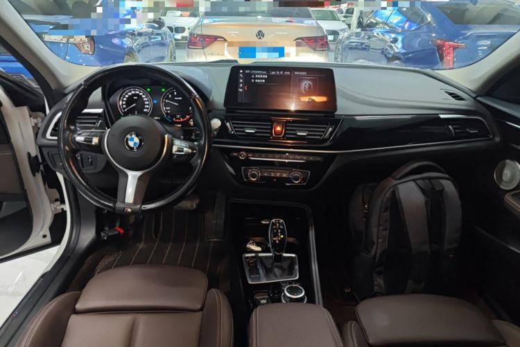 Used BMW 1 Series 2022 120i M Sport Night Edition Center Console