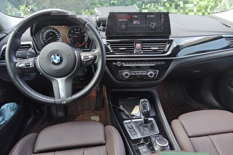 Used BMW 1 Series 2022 125i M Sport Night Edition Center Console