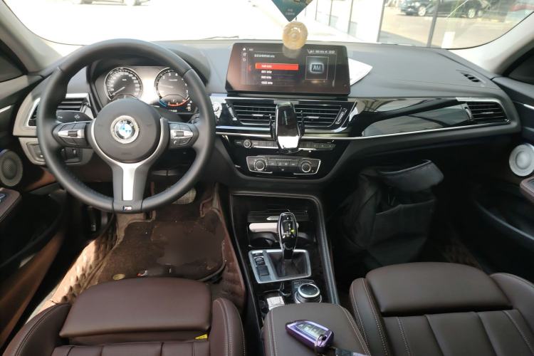 Used BMW 1 Series 2022 125i M Sport Night Edition Center Console