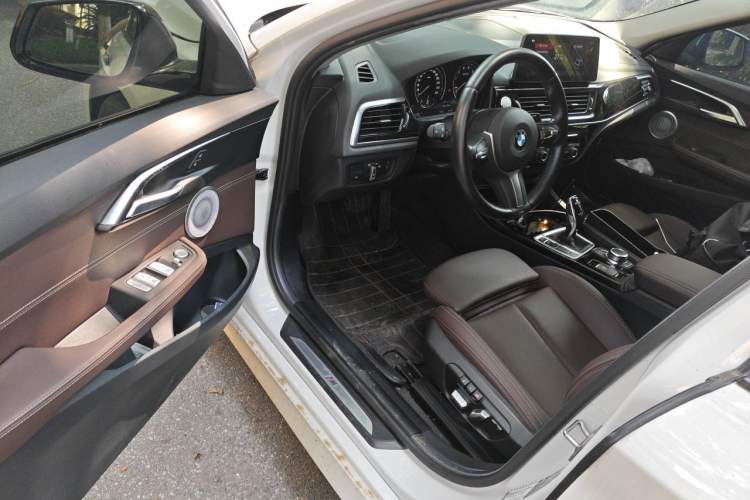 Used BMW 1 Series 2022 120i M Sport Night Edition Driver Seat