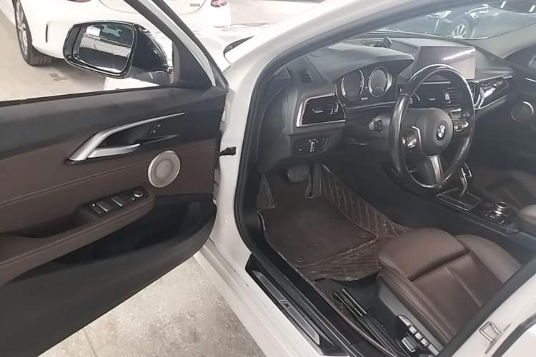 Used BMW 1 Series 2022 120i M Sport Night Edition Driver Seat