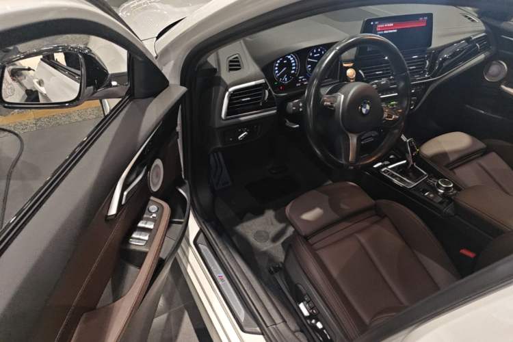 Used BMW 1 Series 2022 120i M Sport Night Edition Driver Seat