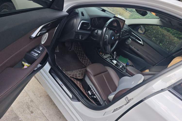 Used BMW 1 Series 2022 120i M Sport Night Edition Driver Seat