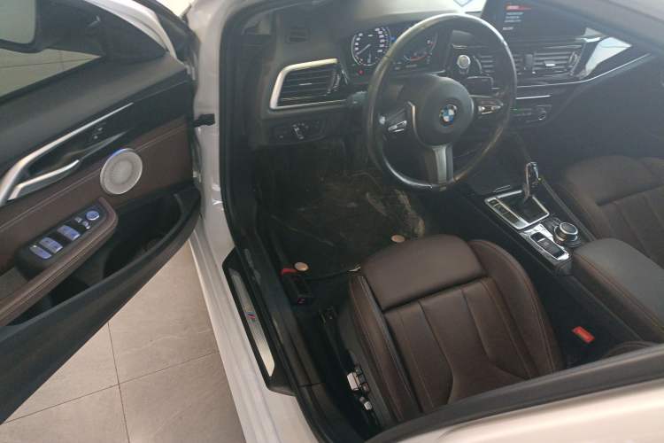 Used BMW 1 Series 2022 125i M Sport Night Edition Driver Seat