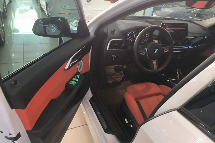 Used BMW 1 Series 2022 125i M Sport Night Edition Driver Seat