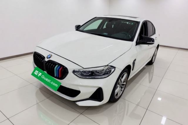 BMW 1 Series 2022 120i M Sport Night Edition usado