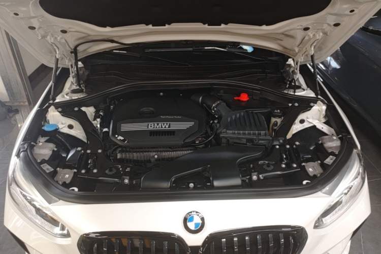 Used BMW 1 Series 2022 125i M Sport Night Edition Engine Bay