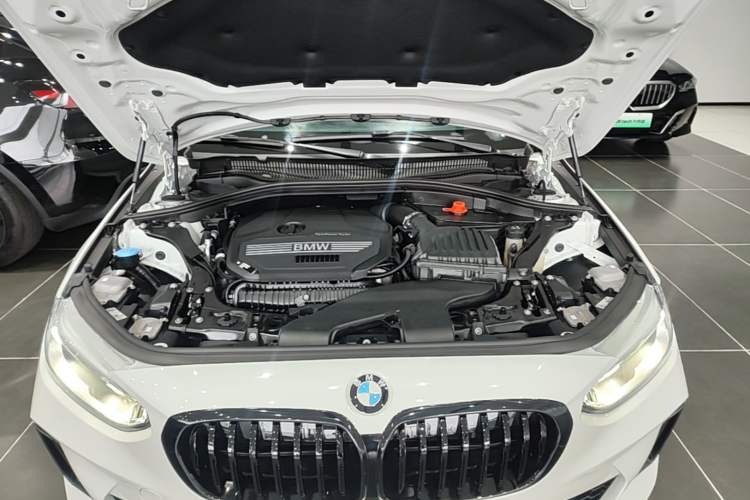 Used BMW 1 Series 2022 125i M Sport Night Edition Engine Bay