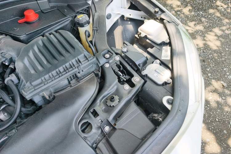 Used BMW 1 Series 2022 120i M Sport Night Edition Engine Bay Left