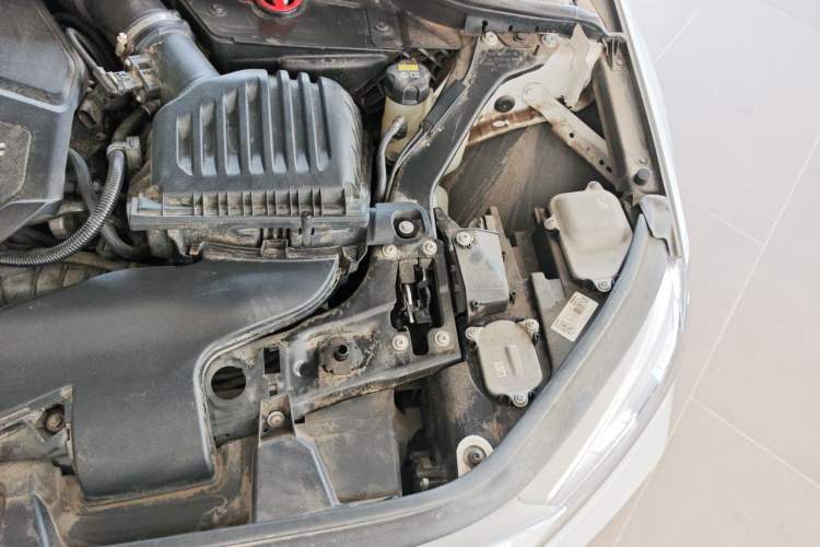Used BMW 1 Series 2022 125i M Sport Night Edition Engine Bay Left