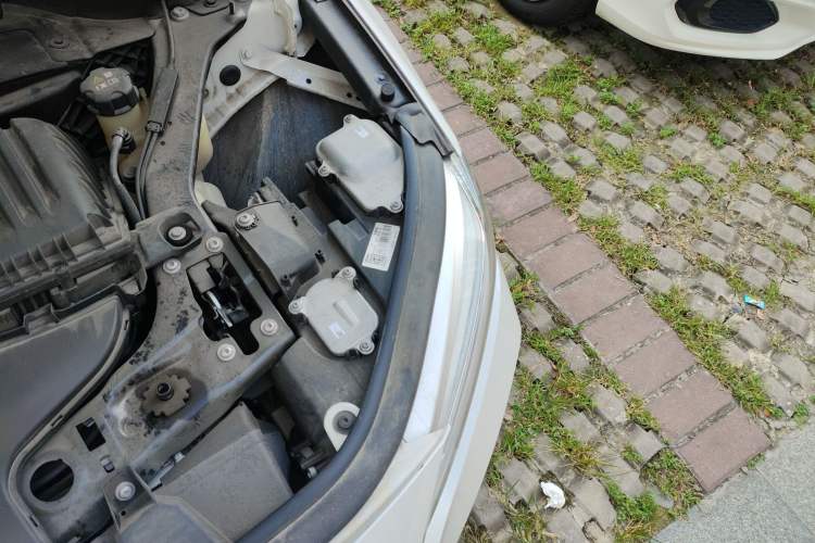 Used BMW 1 Series 2022 125i M Sport Night Edition Engine Bay Left