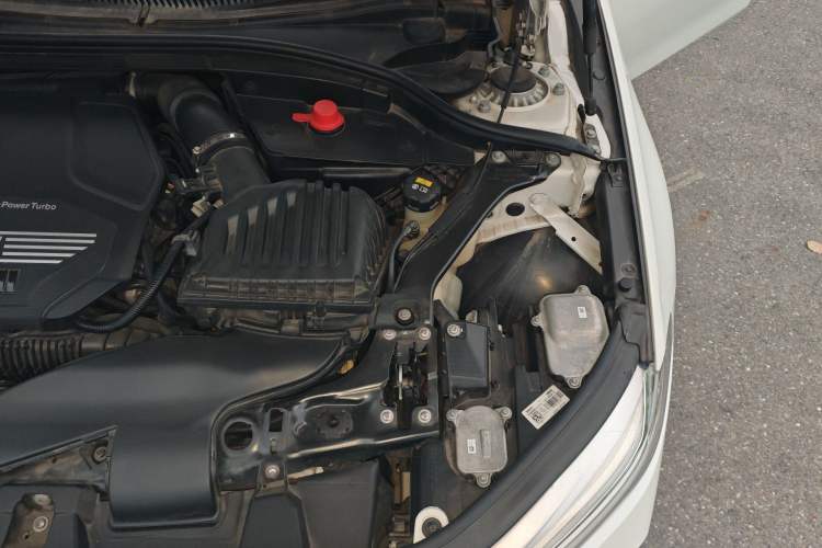 Used BMW 1 Series 2022 125i M Sport Night Edition Engine Bay Left