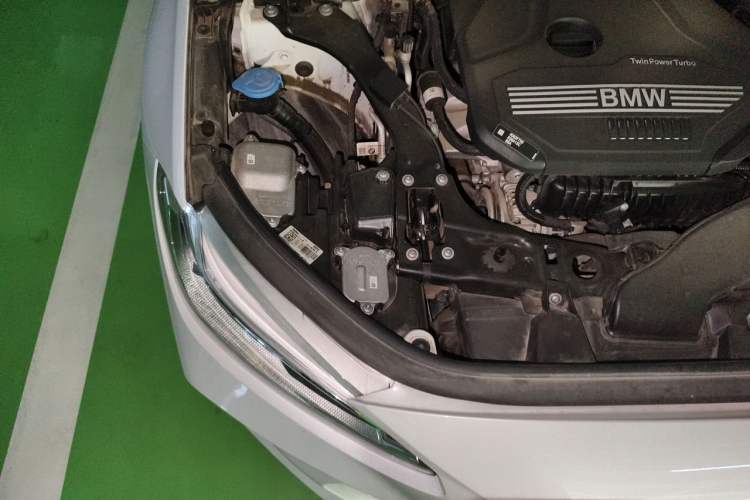 Used BMW 1 Series 2022 120i M Sport Night Edition Engine Bay Right