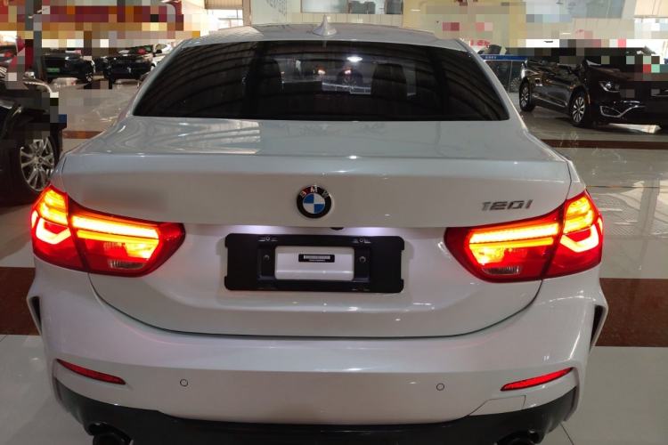 Used BMW 1 Series 2022 120i M Sport Night Edition Exterior 4