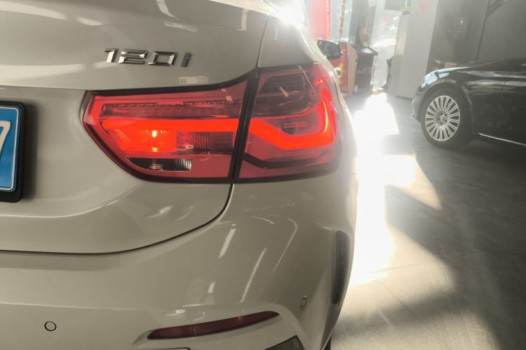 Used BMW 1 Series 2022 120i M Sport Night Edition Exterior 6