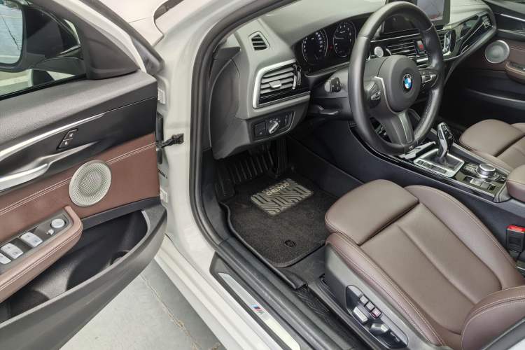 Used BMW 1 Series 2022 120i M Sport Night Edition Exterior 6