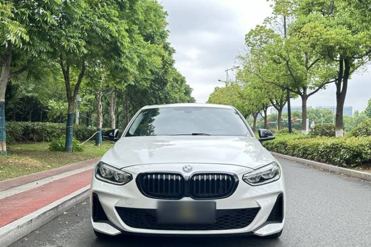 Used BMW 1 Series 2022 120i M Sport Night Edition Exterior 8