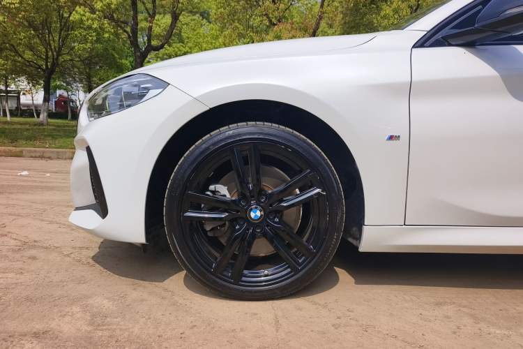 Used BMW 1 Series 2022 125i M Sport Night Edition Exterior 9
