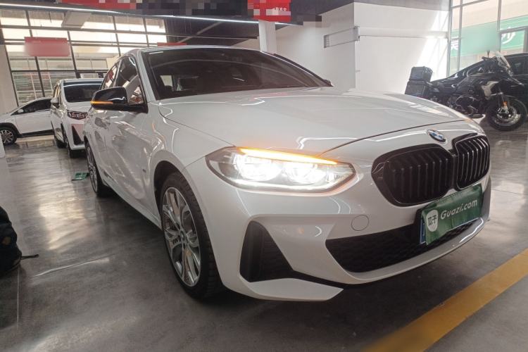 Used BMW 1 Series 2022 125i M Sport Night Edition Front Right 45 Deg