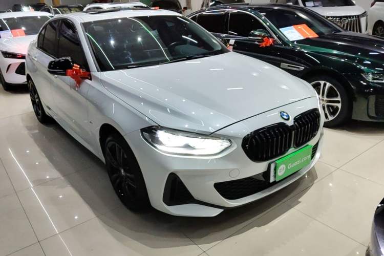 Used BMW 1 Series 2022 125i M Sport Night Edition Front Right 45 Deg