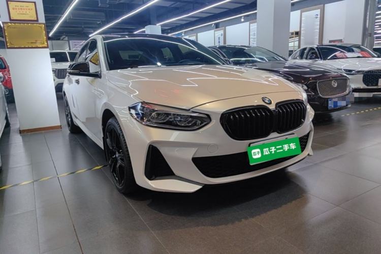 Used BMW 1 Series 2022 125i M Sport Night Edition Front Right 45 Deg
