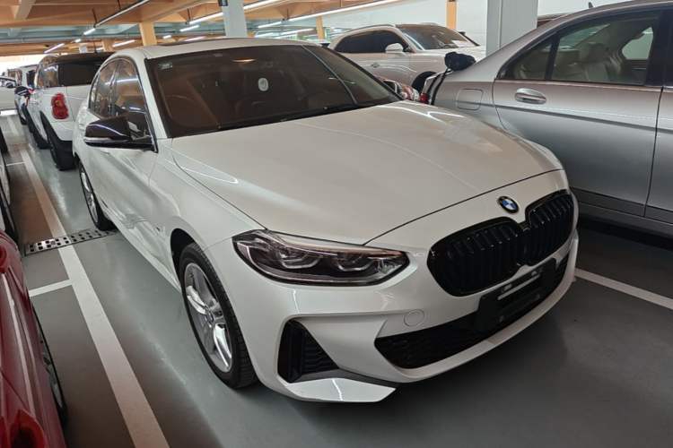 Used BMW 1 Series 2022 120i M Sport Night Edition Front Right 45 Deg