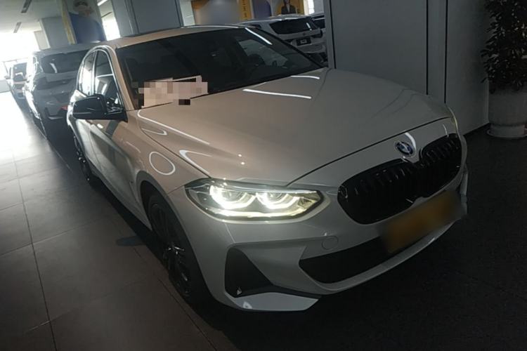 Used BMW 1 Series 2022 125i M Sport Night Edition Front Right 45 Deg