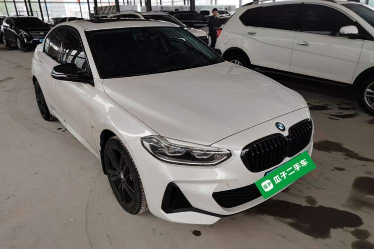 Used BMW 1 Series 2022 125i M Sport Night Edition Front Right 45 Deg