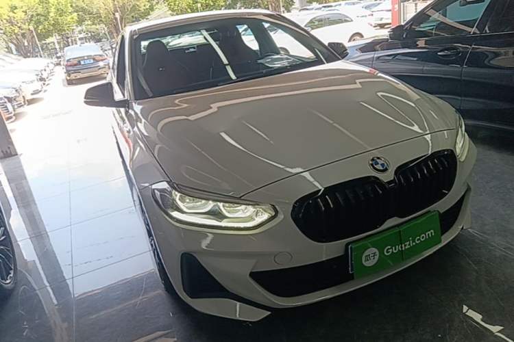 Used BMW 1 Series 2022 125i M Sport Night Edition Front Right 45 Deg