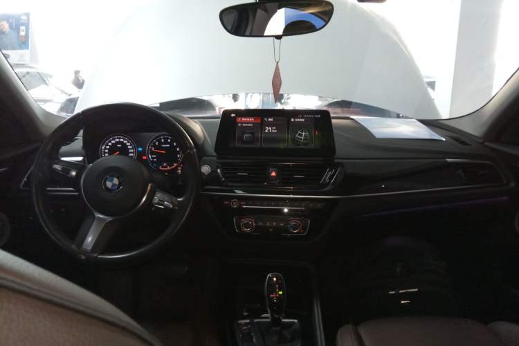 Used BMW 1 Series 2022 125i M Sport Night Edition Interior 2