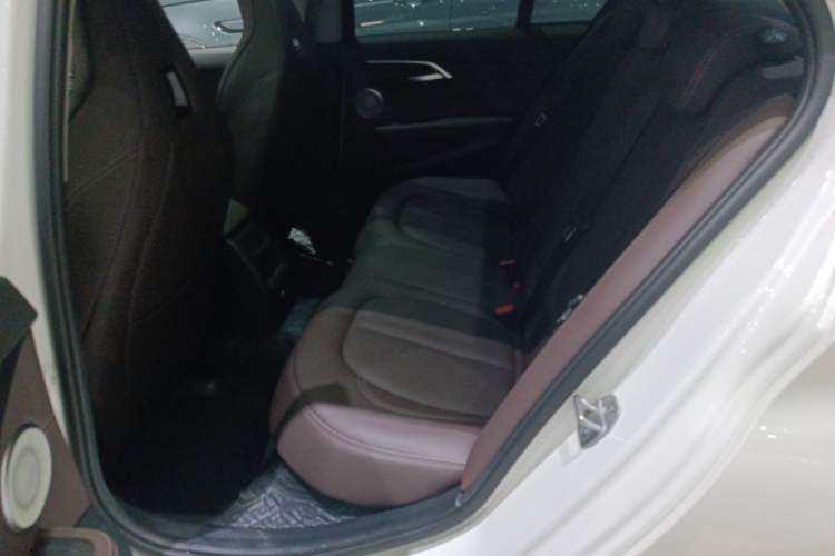 Used BMW 1 Series 2022 125i M Sport Night Edition Interior 3
