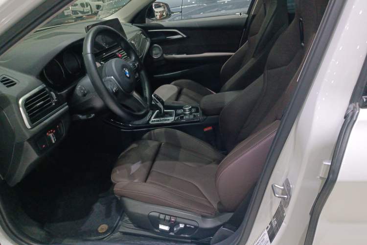 Used BMW 1 Series 2022 125i M Sport Night Edition Interior 4