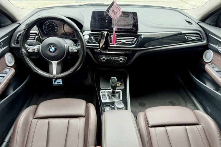 Used BMW 1 Series 2022 125i M Sport Night Edition Interior 4