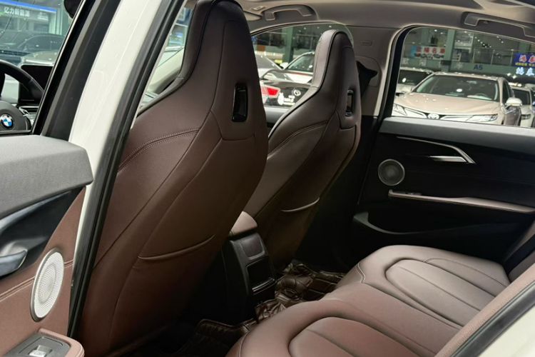 Used BMW 1 Series 2022 125i M Sport Night Edition Interior 4