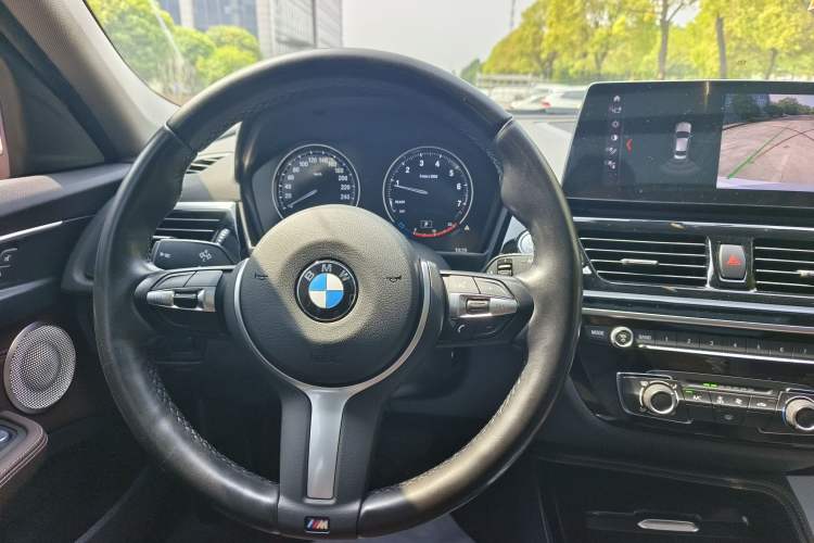 Used BMW 1 Series 2022 125i M Sport Night Edition Interior 5