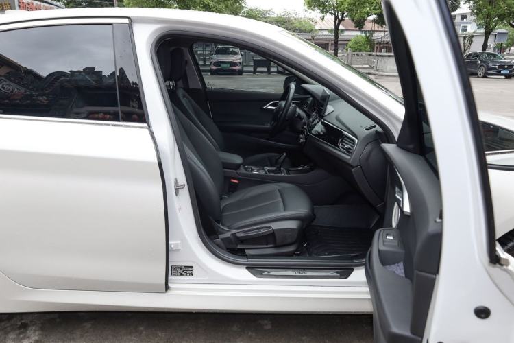 Used BMW 1 Series 2022 120i M Sport Edition Interior 8