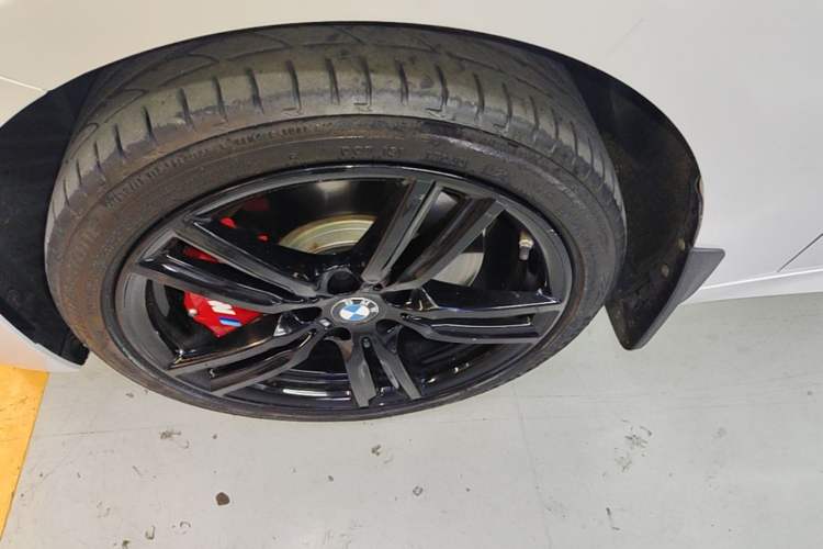 Used BMW 1 Series 2022 125i M Sport Night Edition Left Front Wheel Hub