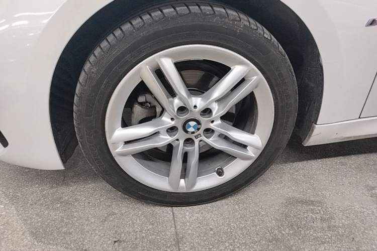 Used BMW 1 Series 2022 120i M Sport Night Edition Left Front Wheel Hub