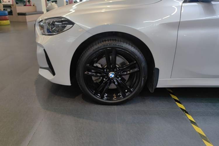 Used BMW 1 Series 2022 125i M Sport Night Edition Left Front Wheel Hub