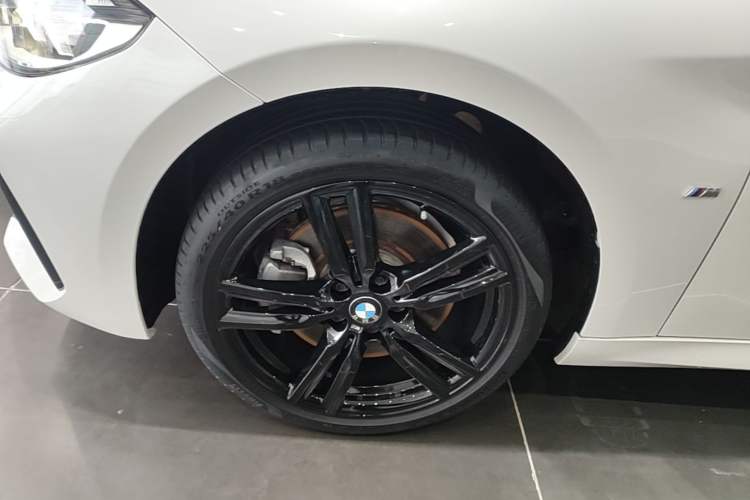 Used BMW 1 Series 2022 125i M Sport Night Edition Left Front Wheel Hub