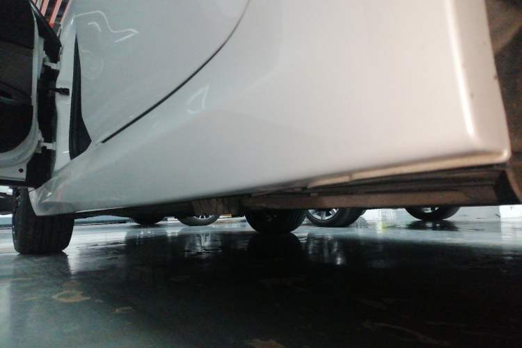 Used BMW 1 Series 2022 125i M Sport Night Edition Left Side Sill